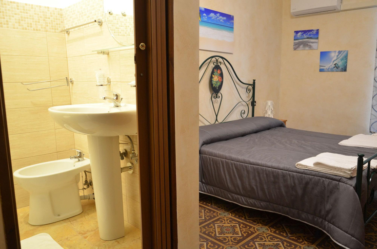Bathroom 3, B&B Villa Bellini, Catania