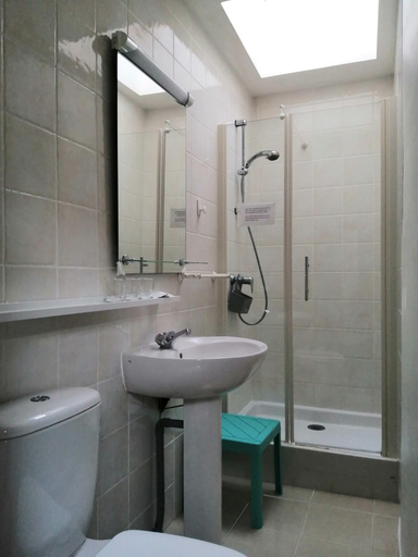 Bathroom 5, Villa Sequoia Garden, Gironde