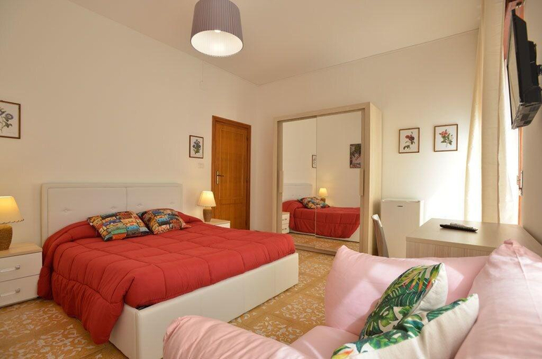 Bedroom 2, Liberty Guest House, Sassari