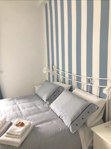 Bedroom 3, B&B Il Giardino dei Glicini, Napoli