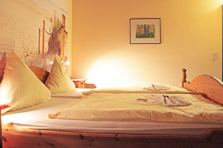 Bedroom 3, Gästehaus des Hotel Haus Krone, Saarpfalz-Kreis