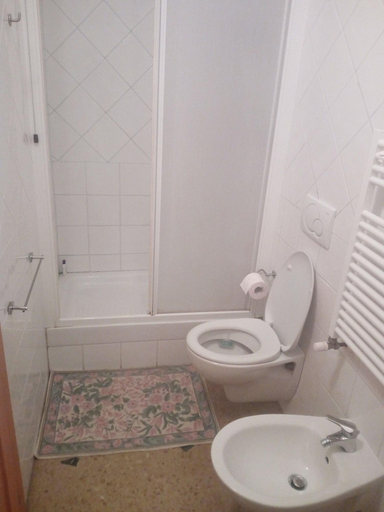 Bathroom 5, Bed&Breakfast Arcobaleno, Bologna