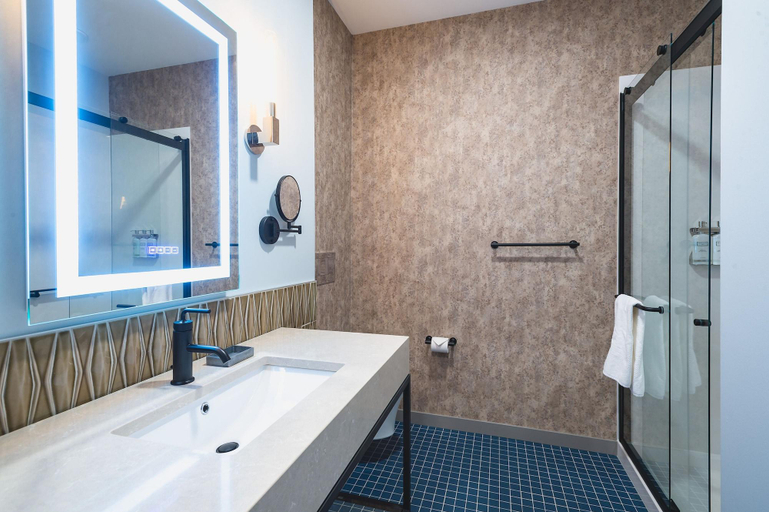 Bathroom 5, The Vault Hotel, Lake Superior