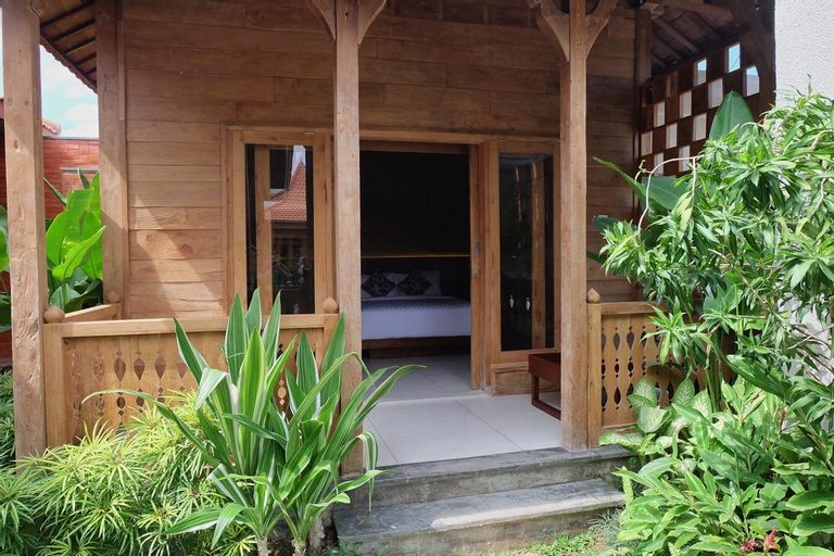 Exterior 2