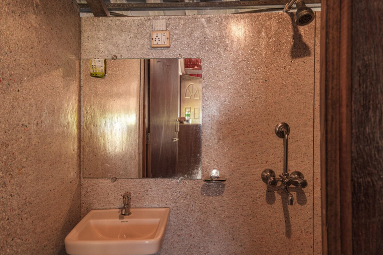 Bathroom, Bridge N Tunnel, South Goa