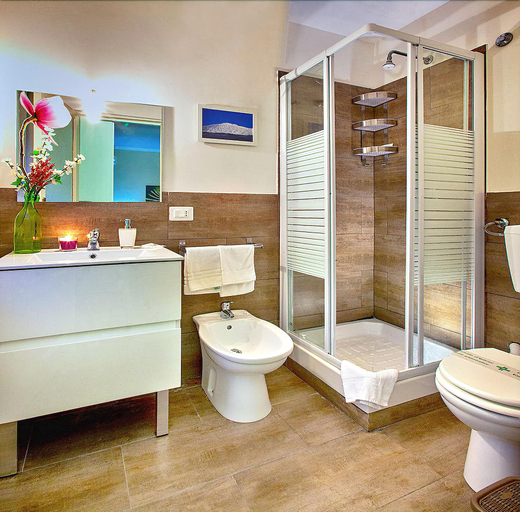 Bathroom 5, Prestige B&B, Catania