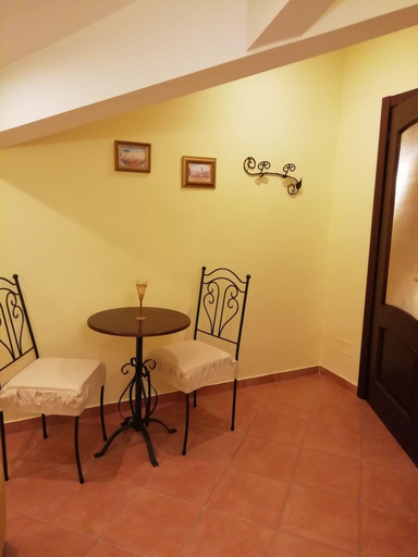 Bedroom 4, La Gemma, Napoli