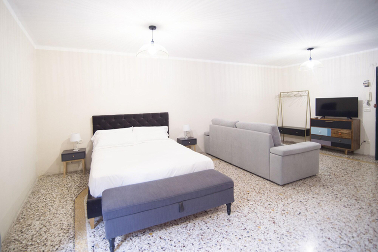 Bedroom 4, La Piazzetta Rooms, Genova