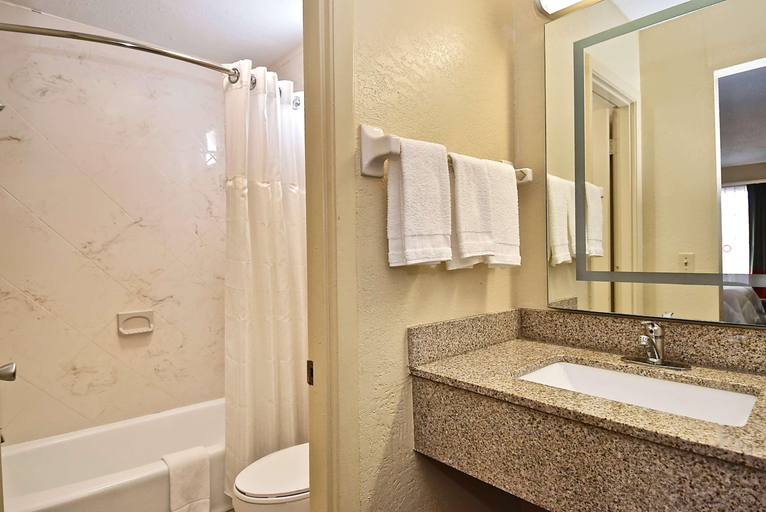 Bathroom 4, Surestay By Best Western Sarasota Lido Beach, Sarasota