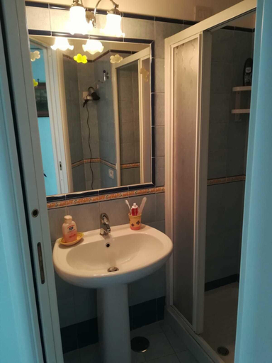 Bathroom 5, Casa Hermosa, Salerno