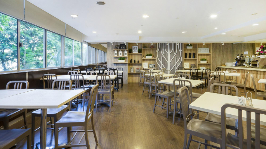 Food & Drinks 5, Zen Rooms Orchard, Singapore