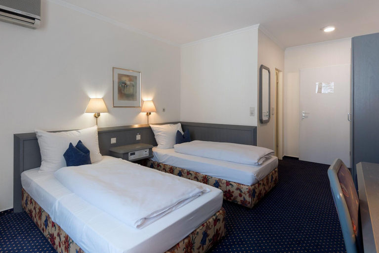 Bedroom 3, Black Hotels Bonn, Bonn