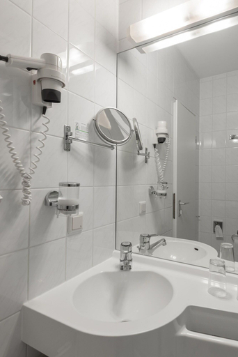 Bathroom 5, Black Hotels Bonn, Bonn