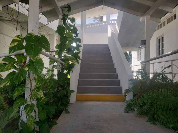 Public Area 2, Sea Shell Palms