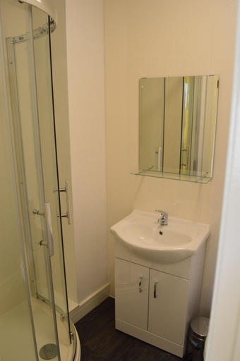 Bathroom 4, The Bell Gate House, Leicester