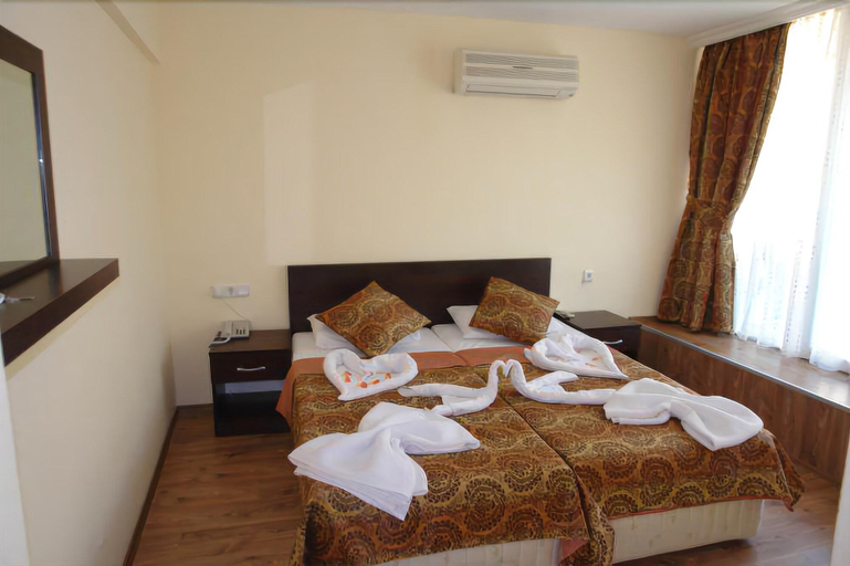 Bedroom 2, Romeo Beach Hotel, Kemer