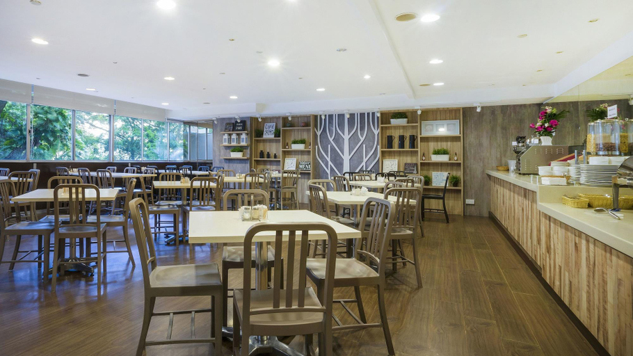 Food & Drinks 5, Zen Rooms Orchard, Singapore
