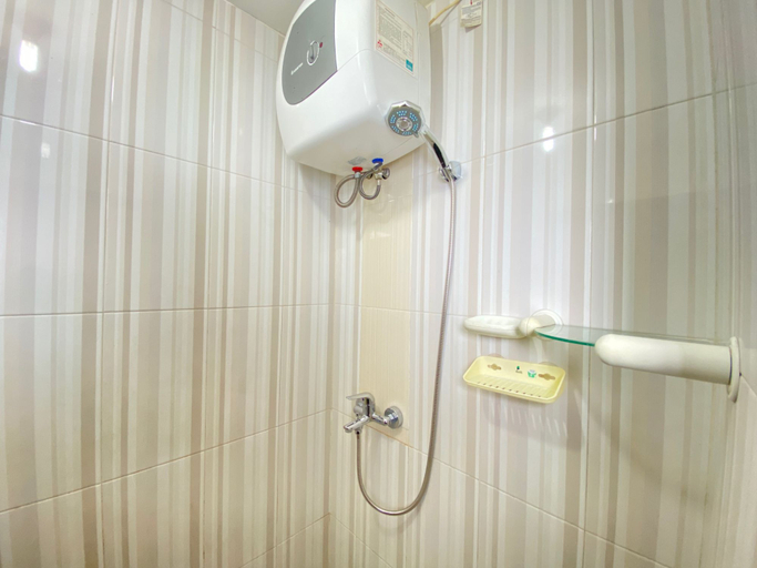 Bathroom 5, Simply 3BR Apartment at Gateway Ahmad Yani Cicadas By Travelio, Bandung