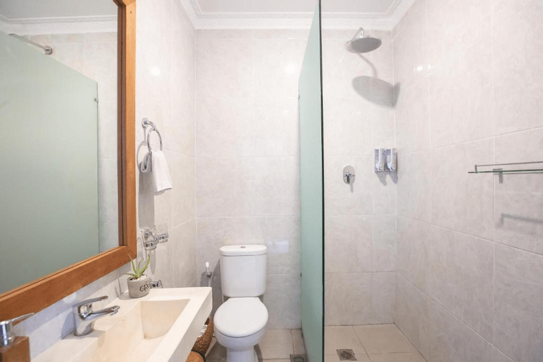 Bathroom 5, Puri Garden Hotel, Gianyar