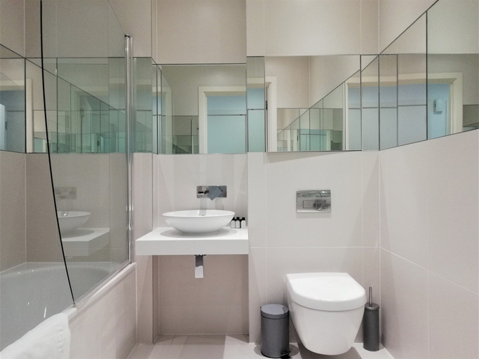 Bathroom 4, Still Life Clerkenwell Deluxe, London