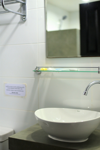 Bathroom 4, Noble House, Pulau Phuket