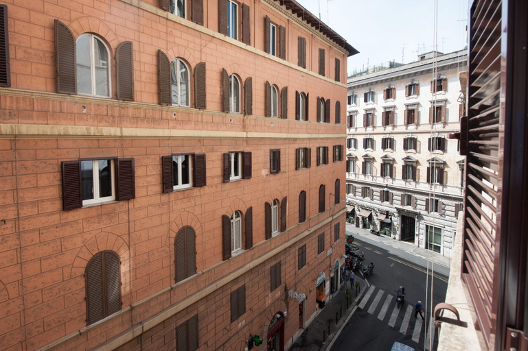 Exterior & Views 2, Trinity Luxury Rooms, Rome
