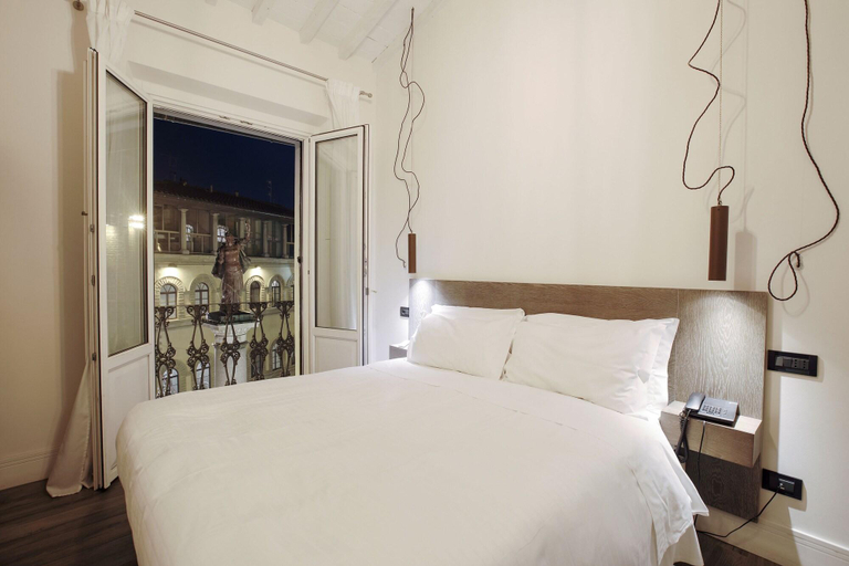 Bedroom 2, Tornabuoni View, Florence