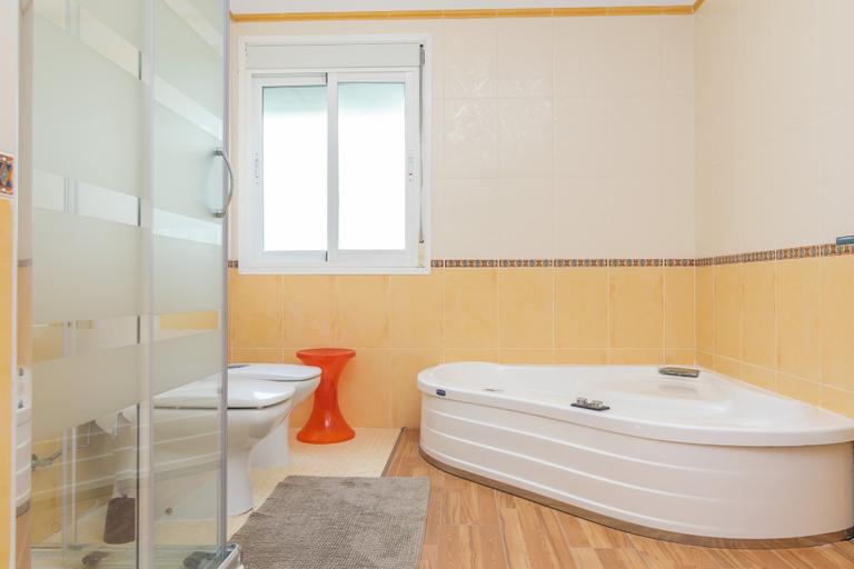 Bathroom 4, RomanI - House In Can Picafort. Free Wifi, Baleares