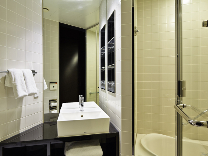 Bathroom 7