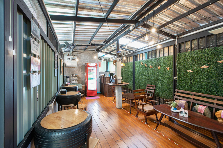 Public Area 2, The Alley Hostel & Bistro, Phra Nakhon