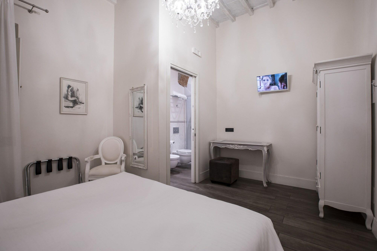 Bedroom 4, Tornabuoni View, Florence