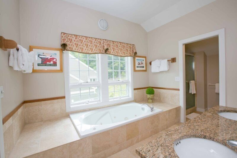 Bathroom, 4 BR Dog-friendly Overlook at Topnotch, Lamoille