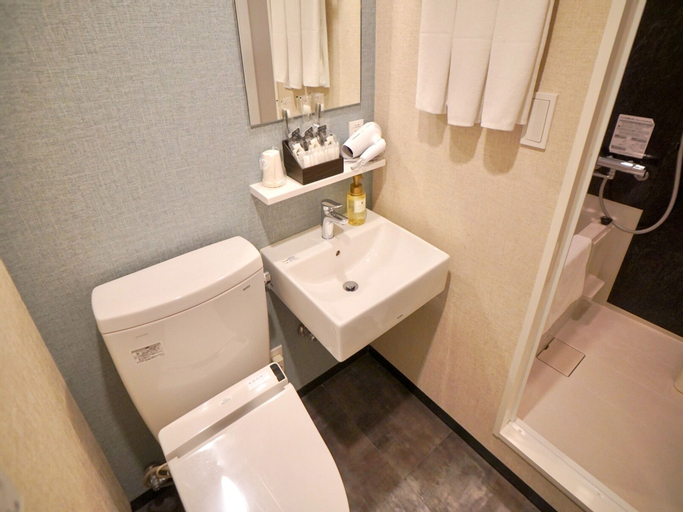 Bathroom 4