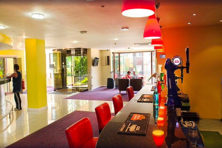 Public Area 3, Luton Hotel, Luton