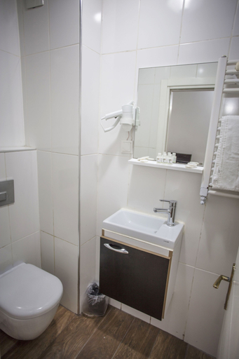 Bathroom 4, La Petite Maison, Fatih