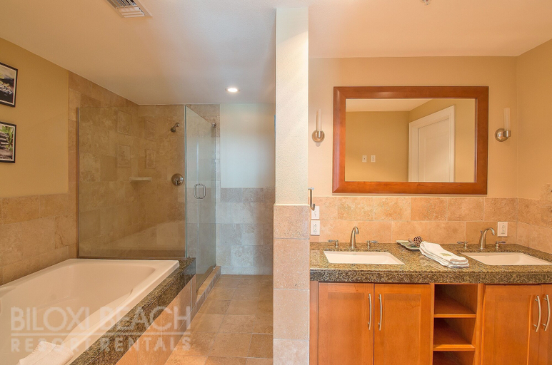 Bathroom 5, Ocean Club 103, Harrison