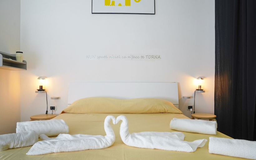 Bedroom 2, Nina Suites, Napoli