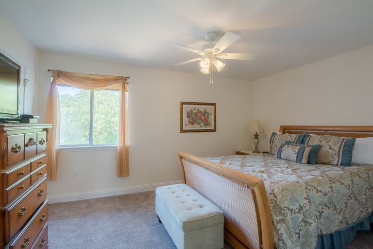 Bedroom 2, Oak Shores 115, Harrison