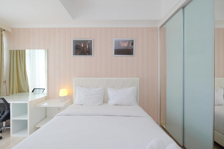 Homey and Comfy Studio Room at Menteng Park Apartment By Travelio, Central Jakarta