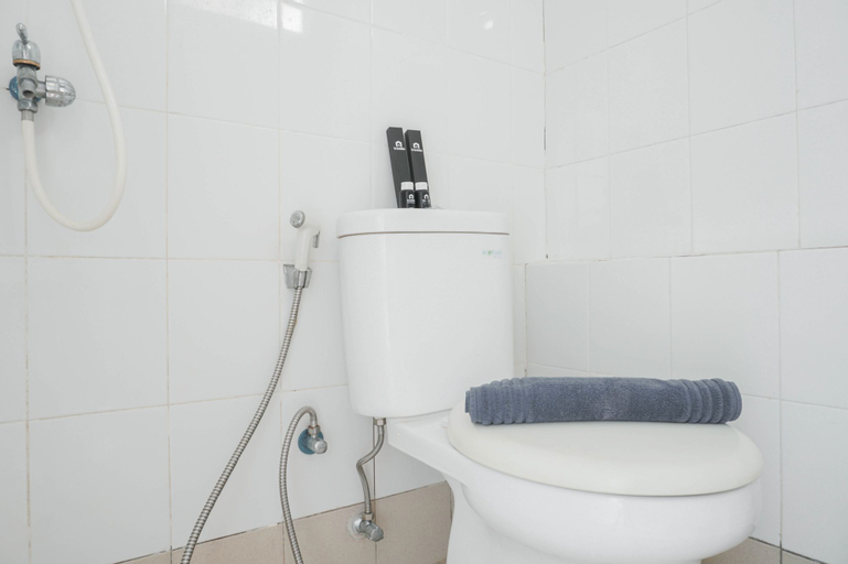Bedroom 3, Comfort Studio Room at Bassura City Apartment By Travelio, East Jakarta