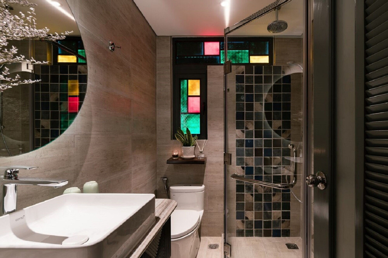 Bathroom 14
