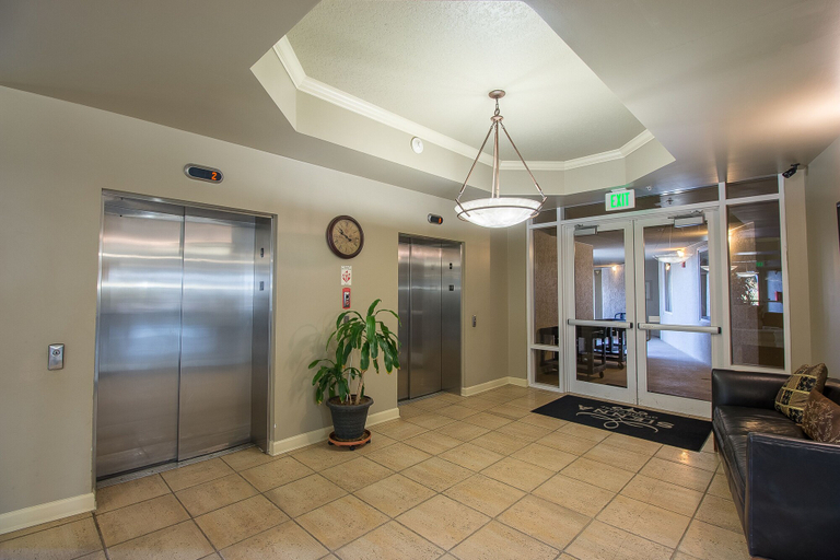 Public Area 5, Sienna 402, Harrison