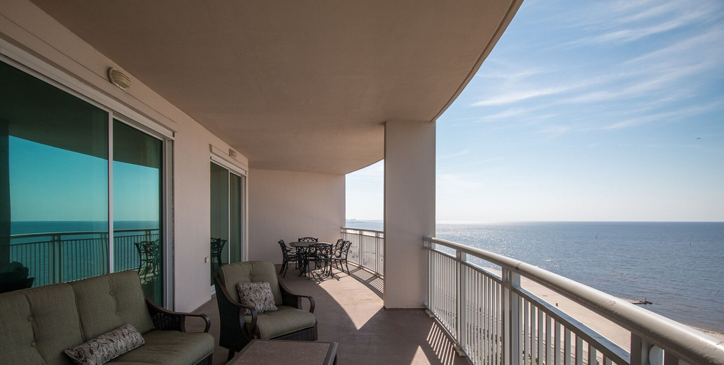 Exterior & Views 5, Legacy II 905, Harrison