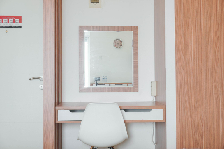 Bedroom 4, Comfort Studio Room at Bassura City Apartment By Travelio, East Jakarta