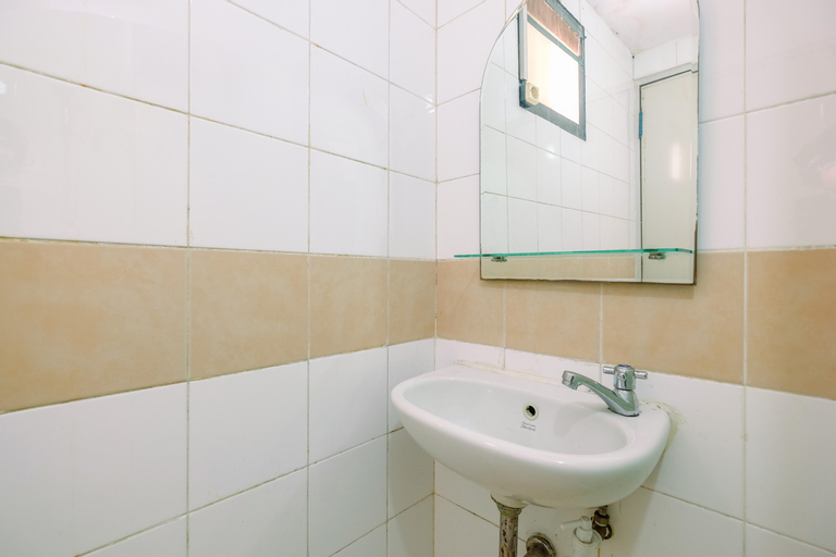 Bedroom 4, Cozy and Homey Studio Apartment at Metropark Condominium Jababeka By Travelio, Cikarang
