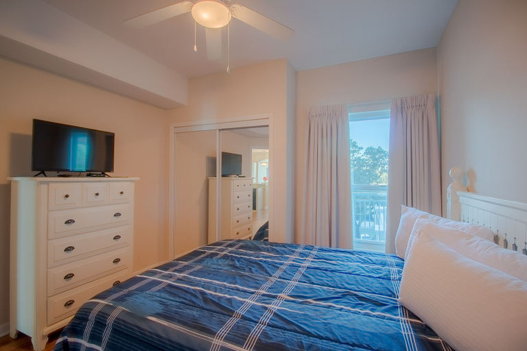 Bedroom 5, Legacy I 406, Harrison