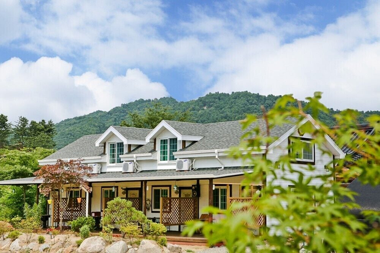 Exterior & Views 2, Morning View Pension, Gapyeong