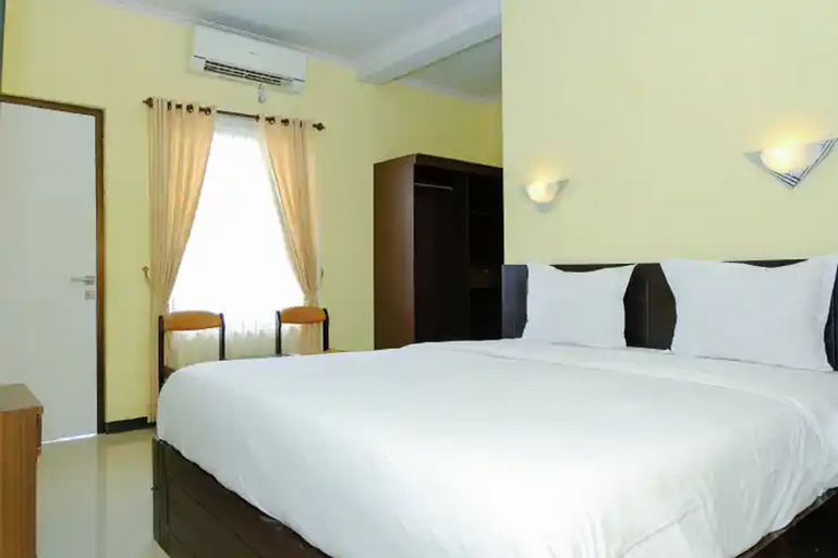 Bedroom 4, Greenhill Hotel & Convention Center (temporarily closed), Jember