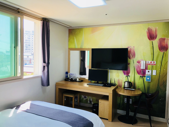 Bedroom 4, Hotel Joy, Pyeongtaek