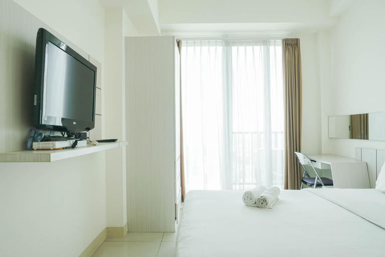 Bathroom 2, Comfortable Studio Room at Tree Park BSD Apartment By Travelio, Tangerang Selatan